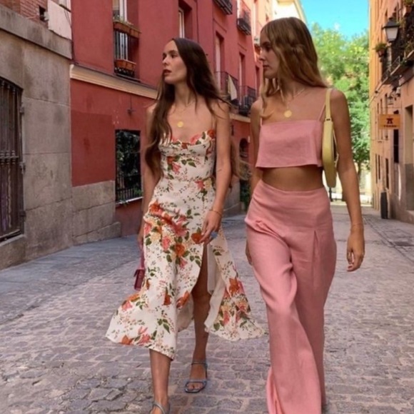 Reformation Floral Reformation The Juliette
Dress in Tropique size 0 - Picture 5 of 15